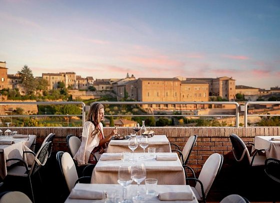 Hotel Athena