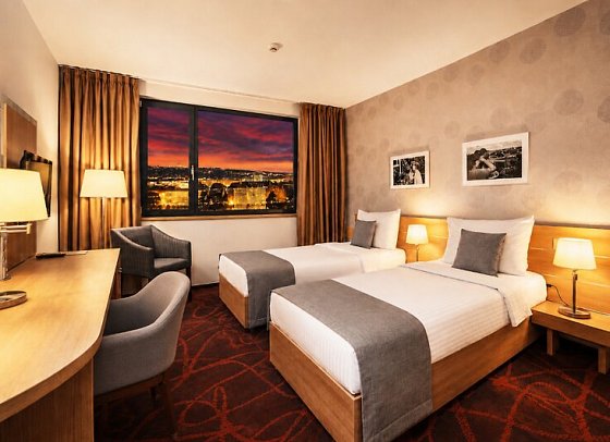 Iris Hotel Eden