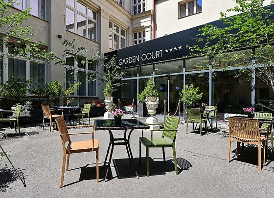 Hotel Garden Court