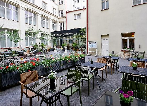 Hotel Garden Court