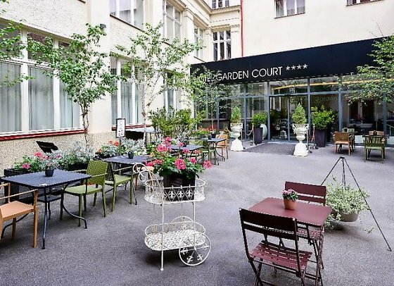 Hotel Garden Court