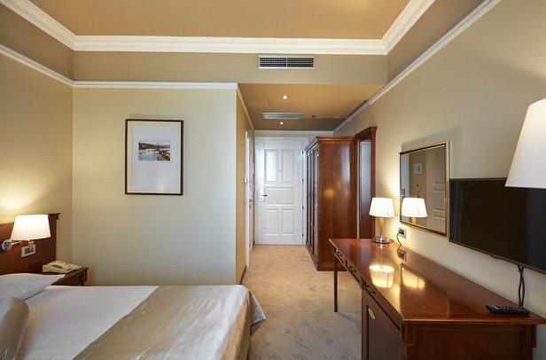 Hotel Bristol by OHM Group