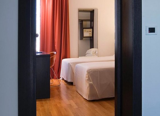 Card International Hotel
