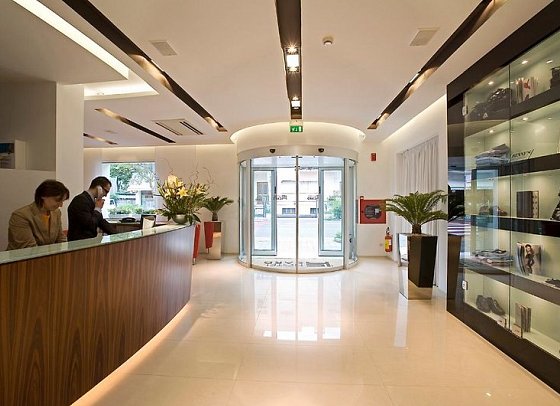 Card International Hotel