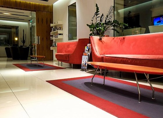 Card International Hotel