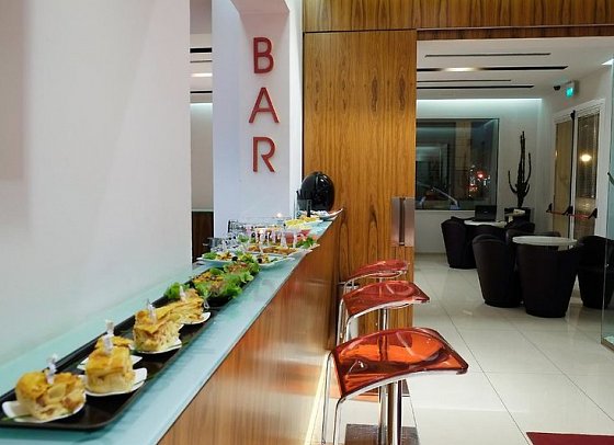 Card International Hotel