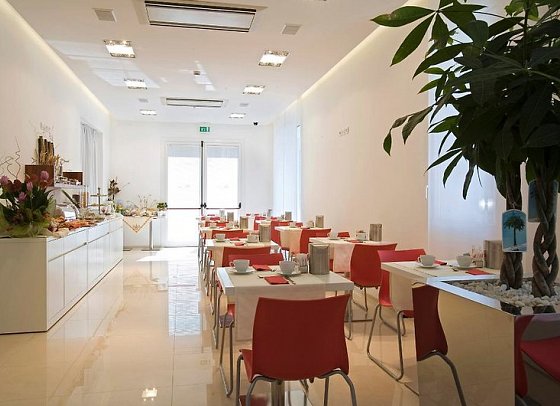 Card International Hotel