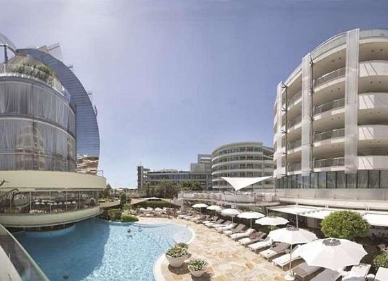 Premier & Suites