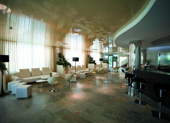 Premier & Suites