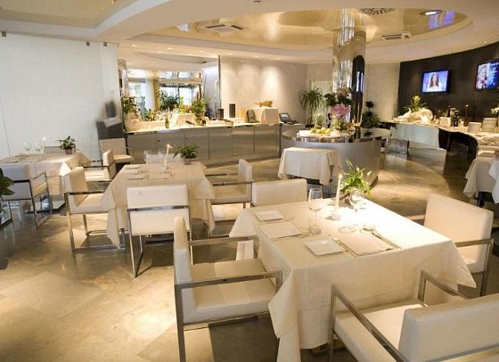 Premier & Suites