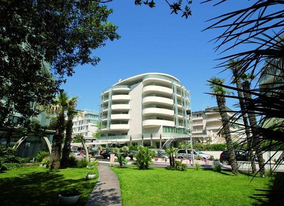Premier & Suites