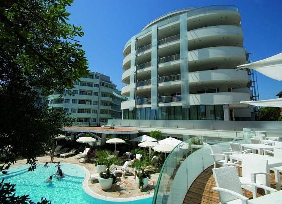 Premier & Suites