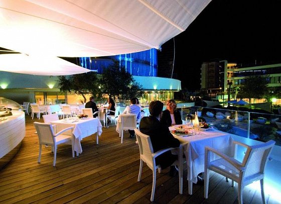 Premier & Suites