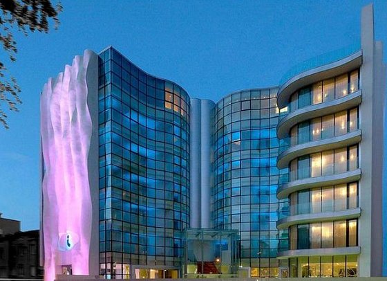 i-Suite Hotel