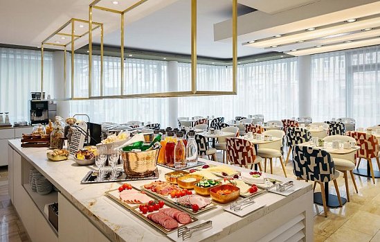 Eurostars Embassy