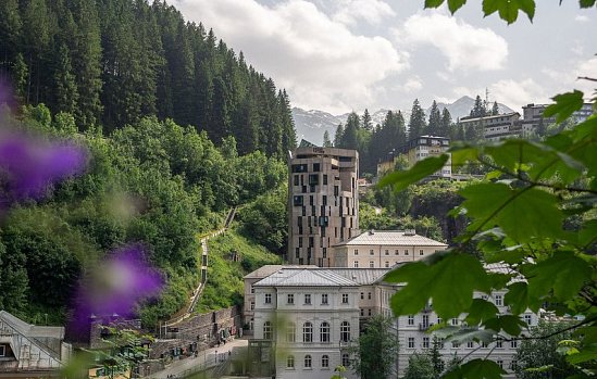 Urban Nature Bad Gastein - Badeschloss