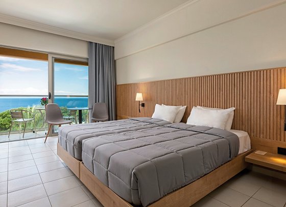 Kresten Palace Hotel - Wohnbeispiel Doppelzimmer Meerblick (Zimmercodierung DBM)