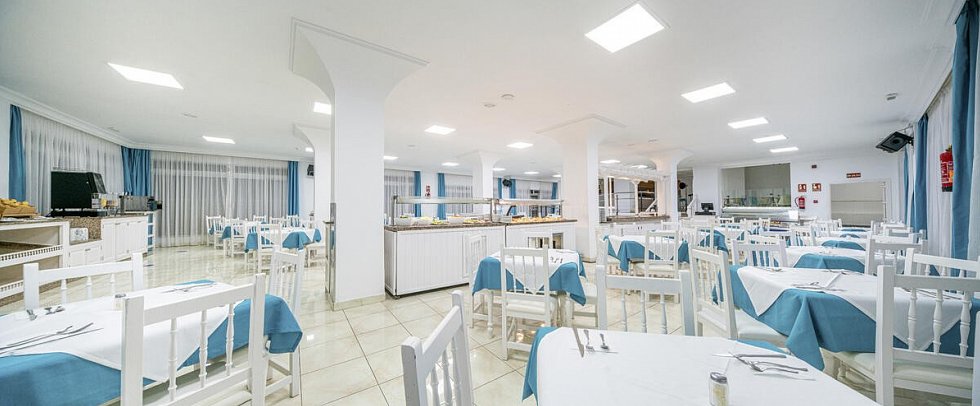 Skyview Hotel by LIVVO