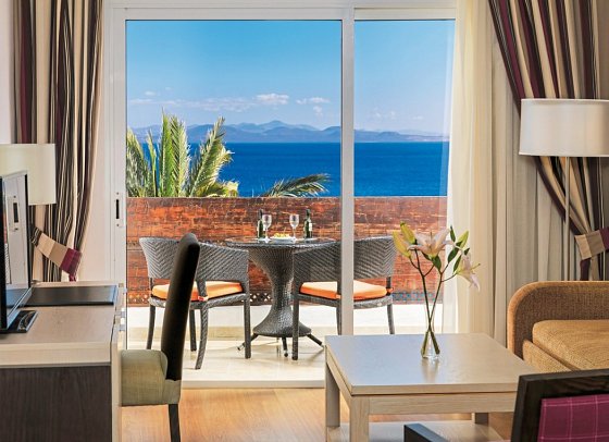 H10 Timanfaya Palace - Wohnbeispiel Junior-Suite seitl. Meerblick (Zimmercodierung JBN)