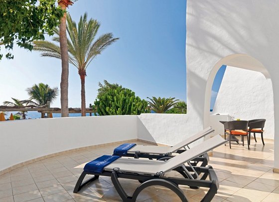 H10 Timanfaya Palace - Wohnbeispiel Junior-Suite seitl. Meerblick (Zimmercodierung JBN)