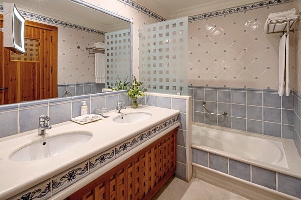 Princesa Yaiza Suite Hotel Resort - Badbeispiel (Zimmercodierungen DS1, DSM, DX1, DXM, JBM & JB1)