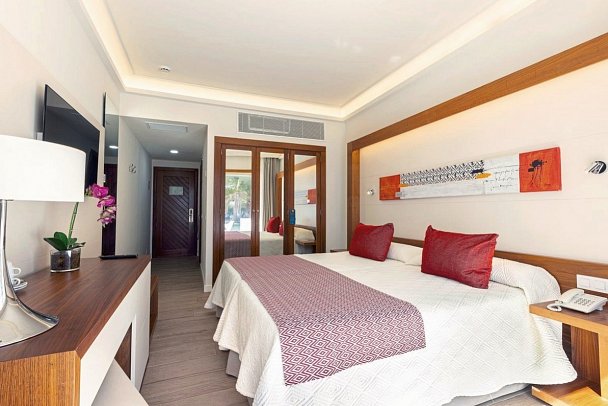 Hipotels La Geria - Wohnbeispiel Doppelzimmer Standard seitl. Meerblick (Zimmercodierungen DGN & DCN)