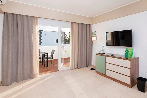 RIU Paraiso Lanzarote - Wohnbeispiel Familienzimmer (Zimmercodierungen FB1, FB2, FE1, FE2, F1N & F2N)