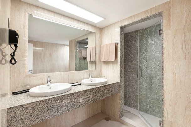 RIU Paraiso Lanzarote - Wohnbeispiel Familienzimmer (Zimmercodierungen FB1 & FB2)