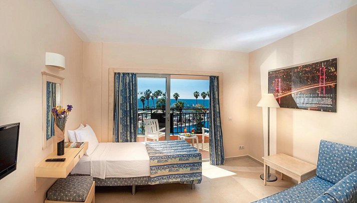 Ephesia Holiday Beach Club - Wohnbeispiel Familienzimmer Meerblick (Zimmercodierung FBM)