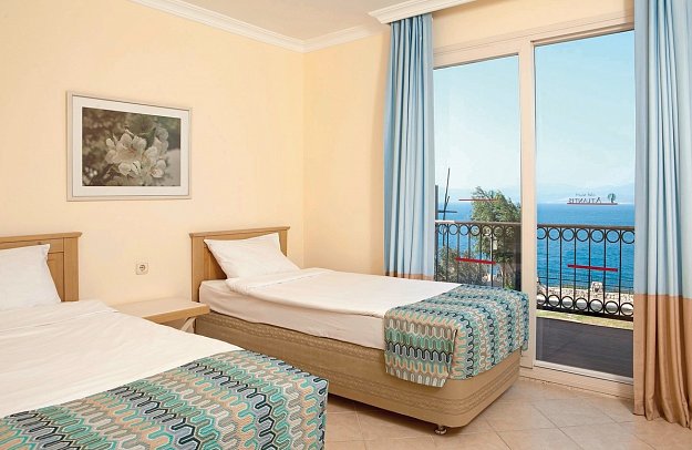 Club Resort Atlantis - Wohnbeispiel Familienzimmer Meerblick (Zimmercodierungen FBM & FB5)