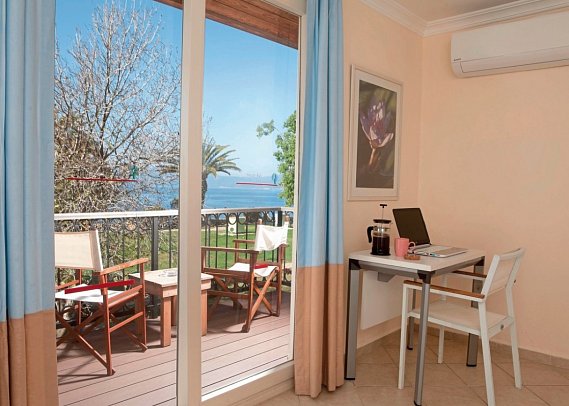 Club Resort Atlantis - Wohnbeispiel Familienzimmer seitl. Meerblick (Zimmercodierungen FBN, FB3 & FB7)