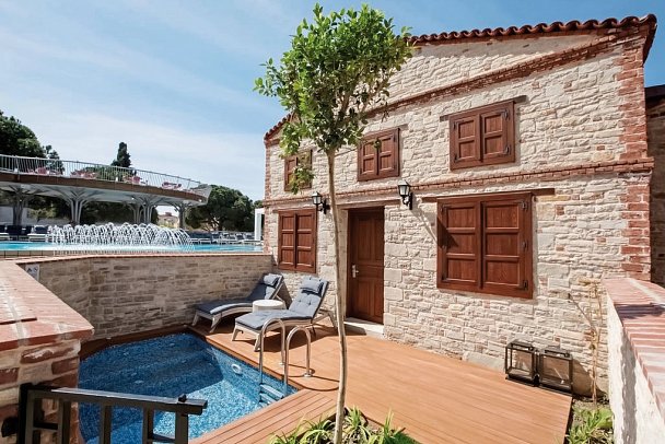 Double Tree by Hilton Kusadasi - Wohnbeispiel Cottage mit Privatgarten & Jacuzzi (Zimmercodierung DB1)