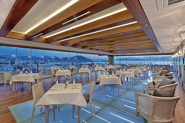 Double Tree by Hilton Kusadasi