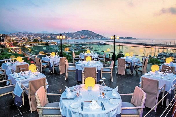 Double Tree by Hilton Kusadasi