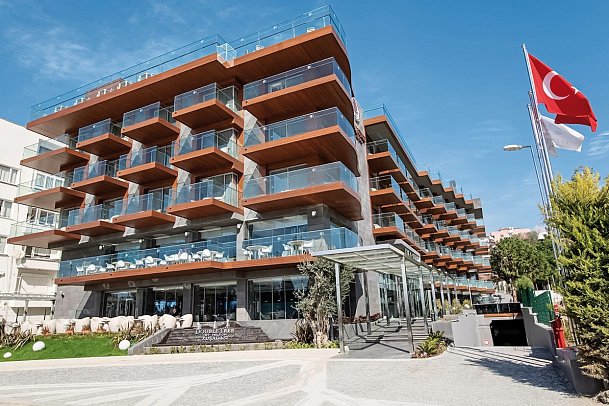 Double Tree by Hilton Kusadasi