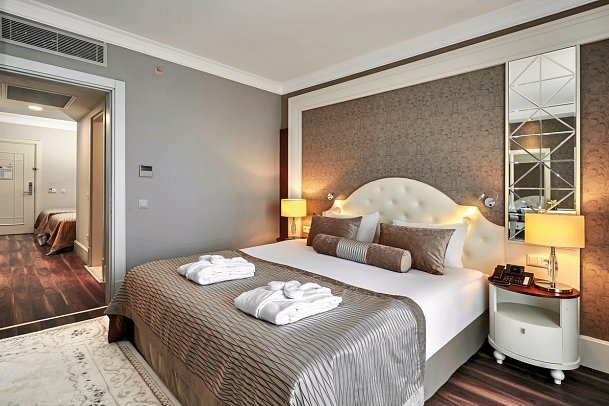 Sunis Efes Royal Palace Resort & Spa - Wohnbeispiel Familienzimmer Landblick (Zimmercodierung FBL)