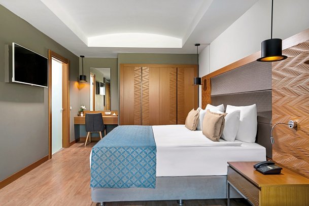 Liberty Kusadasi - Wohnbeispiel Corner Suite seitlicher Meerblick (Zimmercodierung WB1)