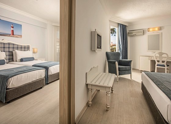 Atlantique Holiday Club - Wohnbeispiel Familienzimmer mit Verbindungstür (Zimmercodierung FV1)