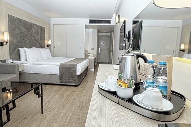 Altin Yunus Resort & Thermal Hotel - Wohnbeispiel Deluxe Landblick (Zimmercodierung UDL)