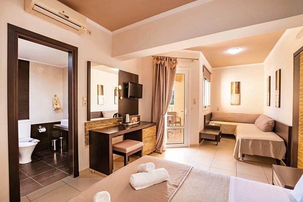 Nereides - Wohnbeispiel Familienzimmer (Zimmercodierung FB2)