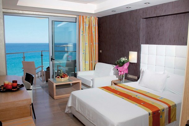 Konstantinos Palace - Wohnbeispiel Doppelzimmer Meerblick (Zimmercodierung D4M)