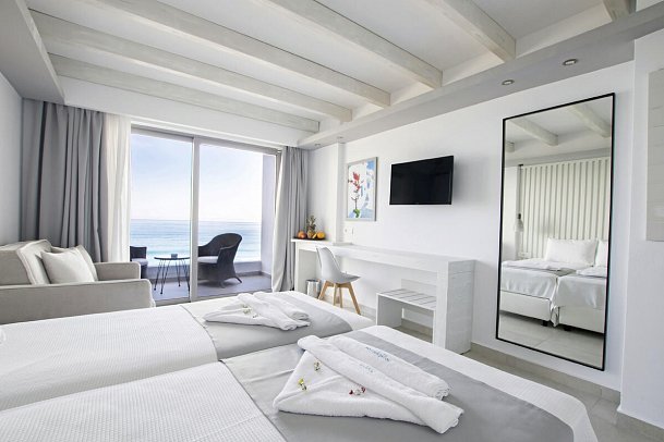 Konstantinos Palace - Wohnbeispiel Doppelzimmer Superior Meerblick (Zimmercodierung DSM)