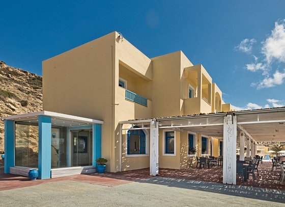 Sarris Hotel