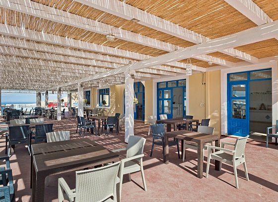 Sarris Hotel