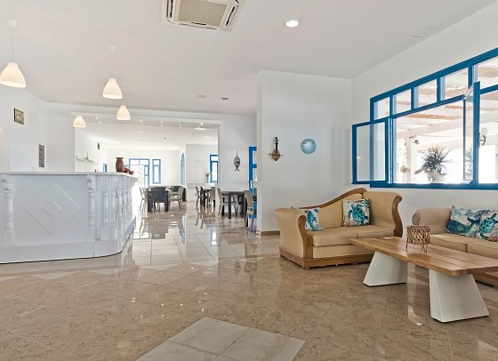 Sarris Hotel