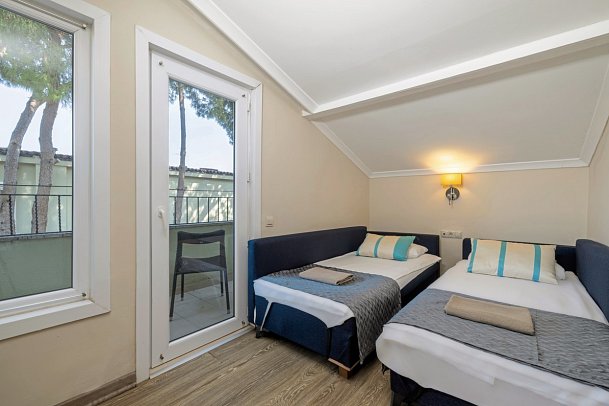 Crystal Flora Pearl Collection - Wohnbeispiel Familienzimmer Landblick (Zimmercodierung FBL)