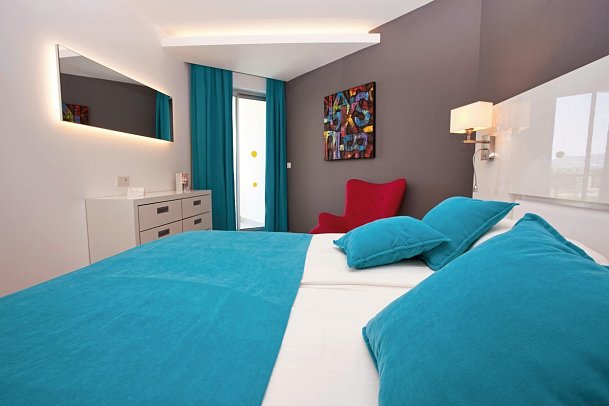 Green Garden Suites