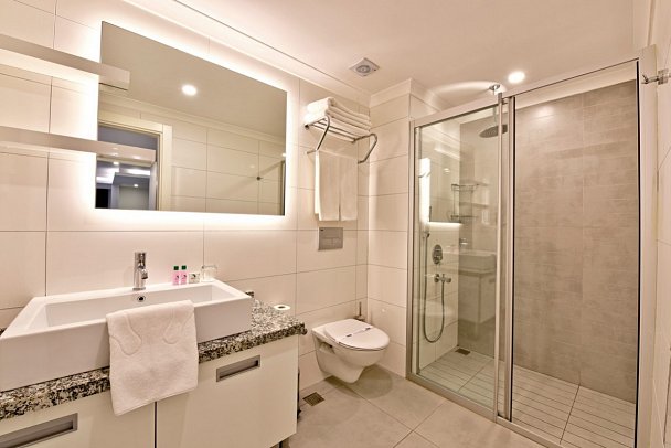 Green Garden Suites