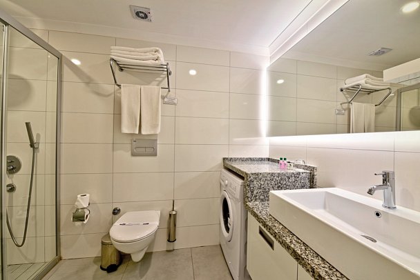 Green Garden Suites
