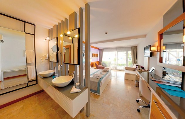 Flora Garden Beach - Wohnbeispiel Doppelzimmer Superior Meerblick (Zimmercodierung DSM)